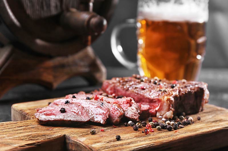 steak with beer